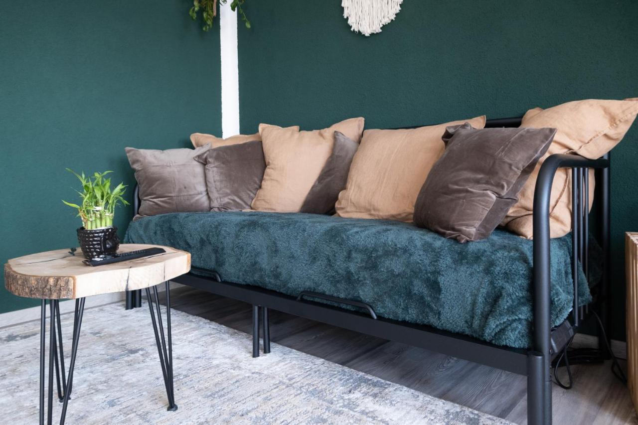Nature Terminal Apartment - Unterwegs Zuhause Steinenbronn Kültér fotó